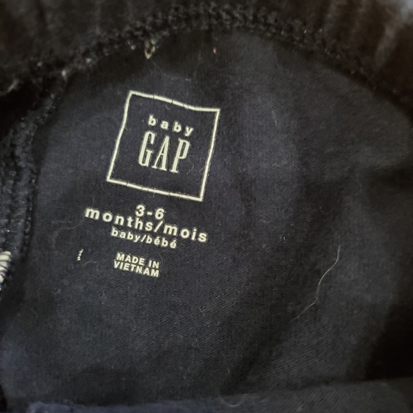 Penguin 3-6 month Girl's outfit - Picture 3 of 3